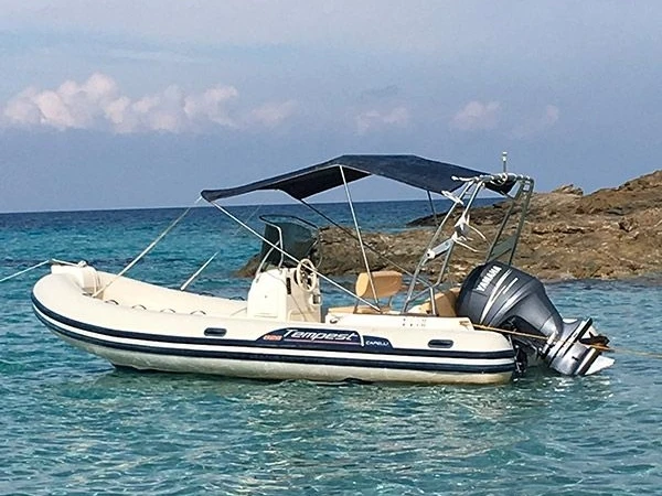 Hire RIB Capelli with a boat licence