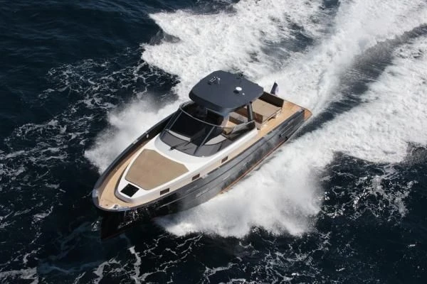 Hire a MEDYACHT MED 48 Cogolin