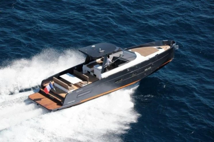 Yacht hire Cogolin cheap MED 48