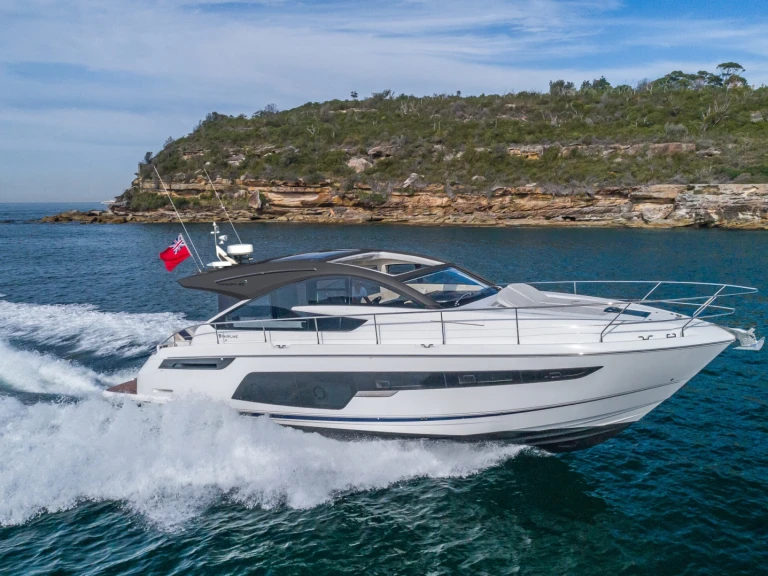 Charter a Fairline Fairline 50 in Port Grimaud on Samboat