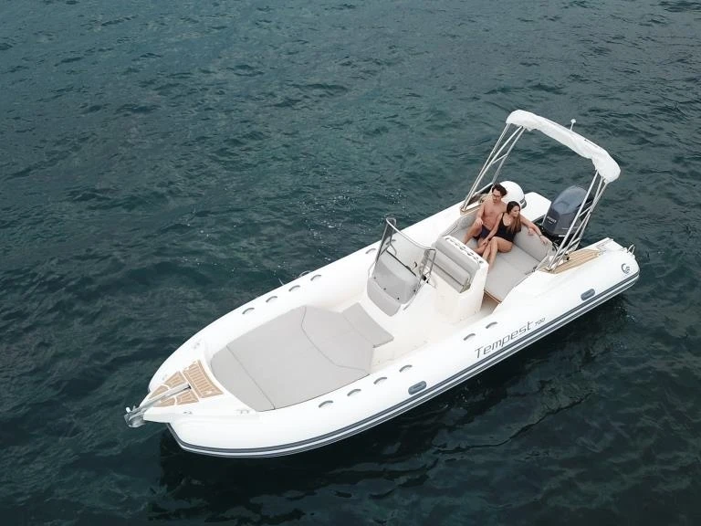 Yacht hire Marine de Sant'Ambrogio cheap Tempest 700 Sun