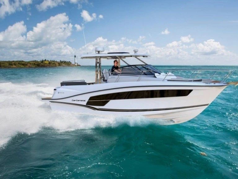 Hire Motorboat with or without skipper Jeanneau Cogolin
