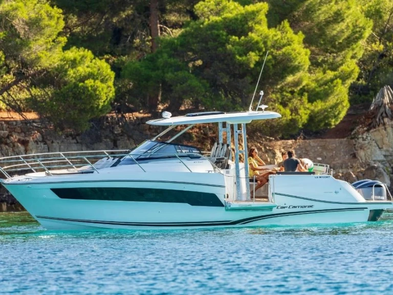 Hire Motorboat Jeanneau with a boat licence