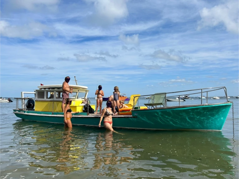 Hire Motorboat Dupouy with a boat licence