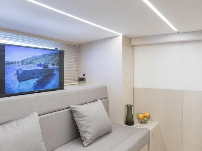 Motorboat to hire Cogolin at the best price