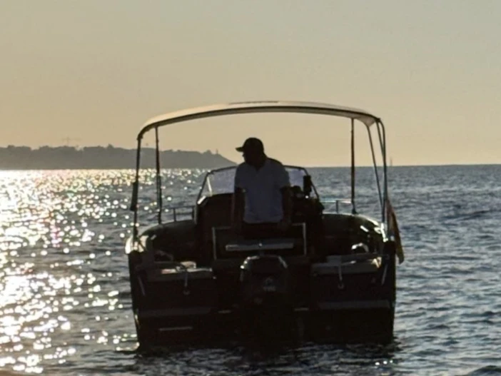 Yacht hire Alicante cheap Nuva M6 Open