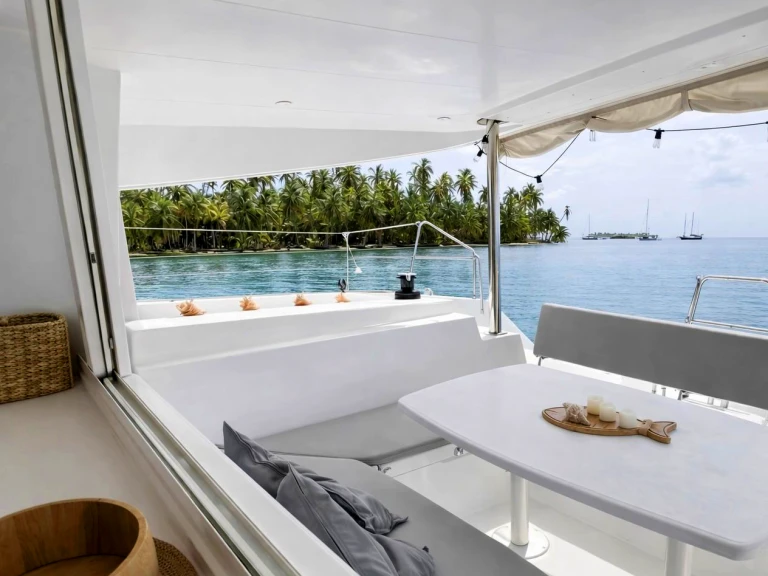 Hire a Lagoon Lagoon 400 Ibiza Town