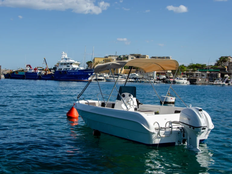 Motorboat to hire Catania at the best price