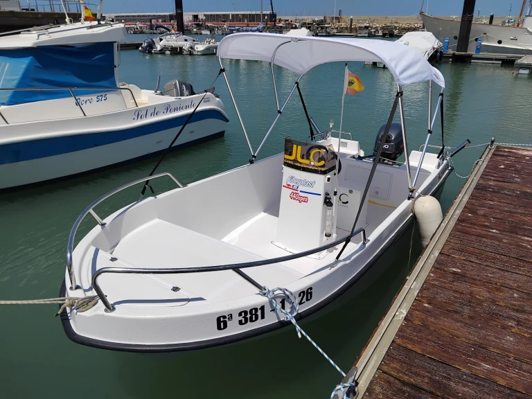 Yacht hire Spain cheap 440 Open 
