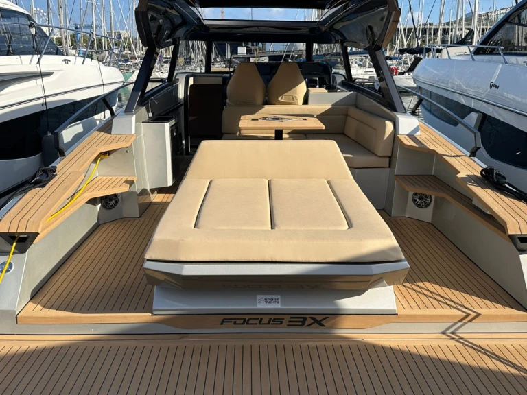 Luxury Yacht to hire Ibiza Town at the best price