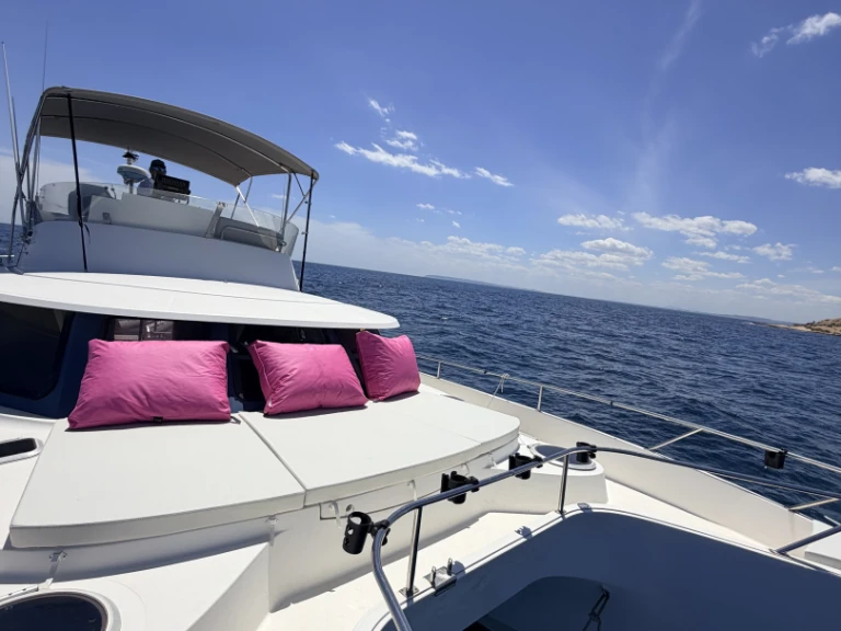 Motorboat to hire Port of Alicante at the best price