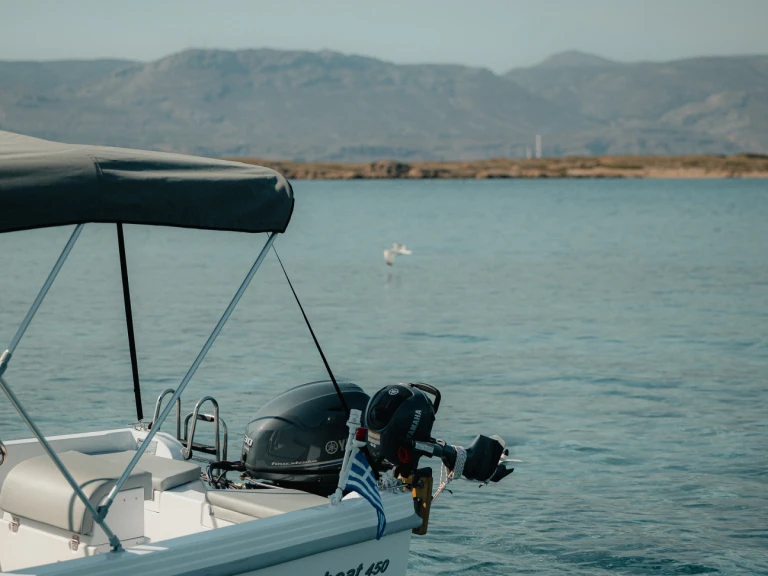 Motorboat to hire Órmos Makry-Gialoú at the best price