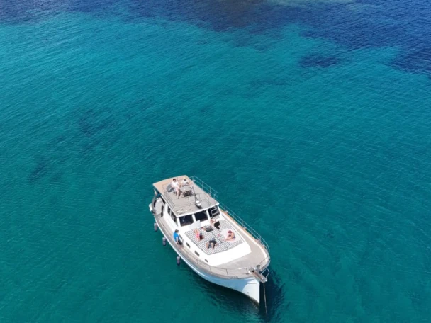 Menorquin-Yachts Menorquin Yachts 150 Fly charter bareboat or skippered in  Mahón