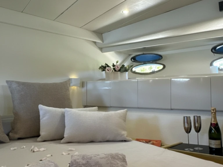 Yacht charter Porto Badino - Rizzardi Cr 50 Day  on SamBoat