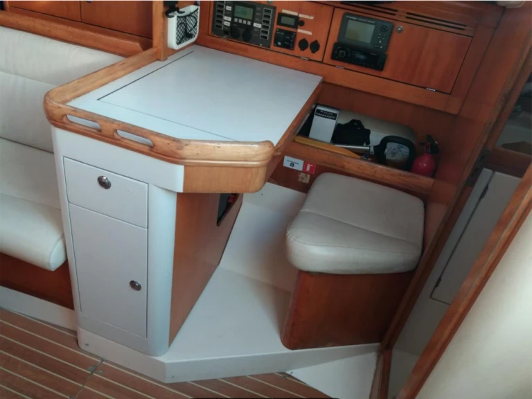 Hire a Elan Elan 31 Gruissan