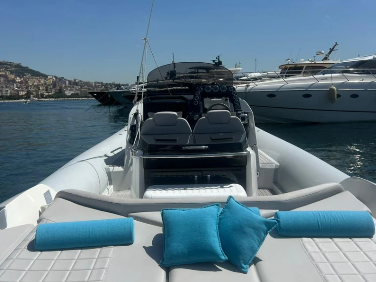 Yacht hire Naples cheap Strider 11