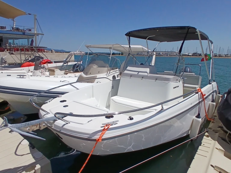 Motorboat hire in Portimão - Bénéteau Flyer 7 SPACEdeck