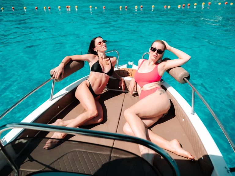 Hire RIB with or without skipper Karel Préveza