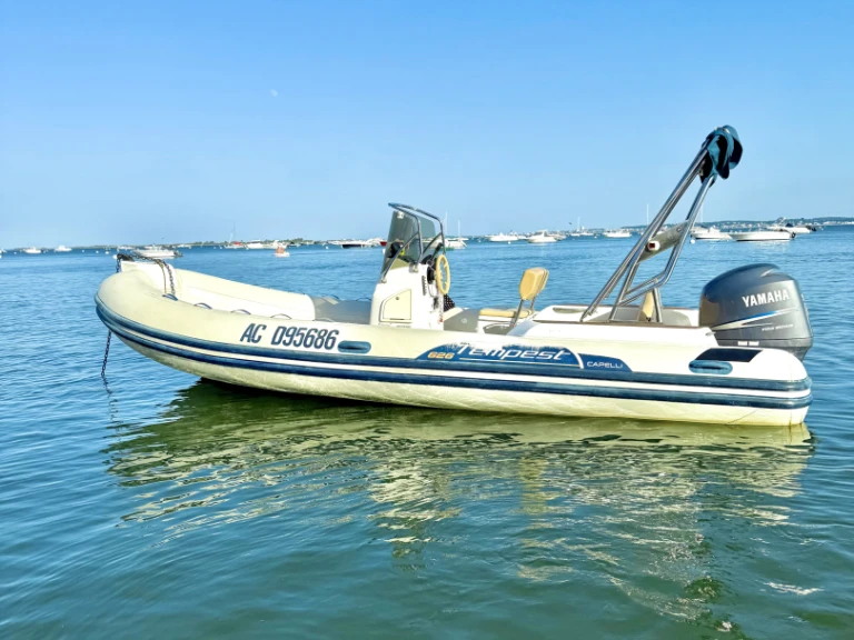 Hire RIB Capelli with a boat licence