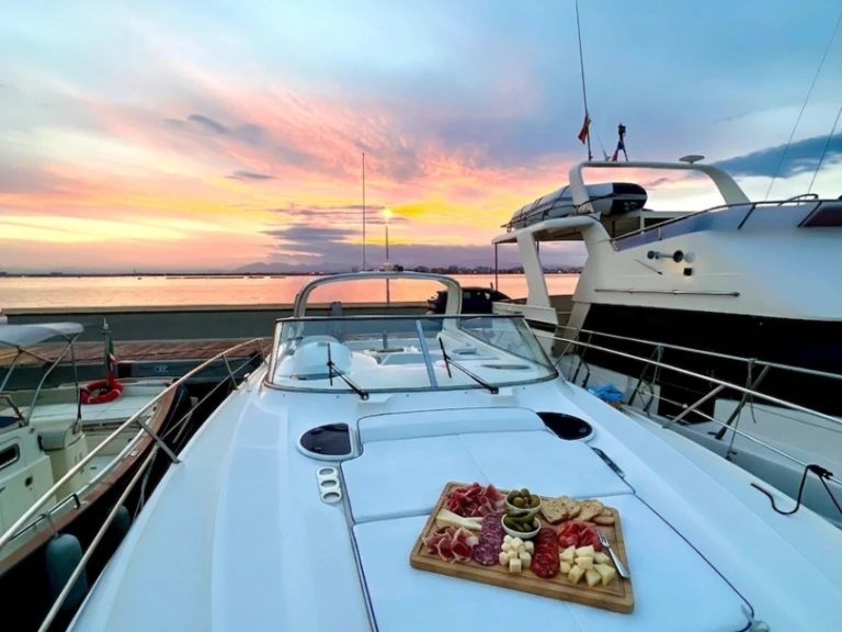 Motorboat hire in Roses - Bavaria Bavaria 37 Sport