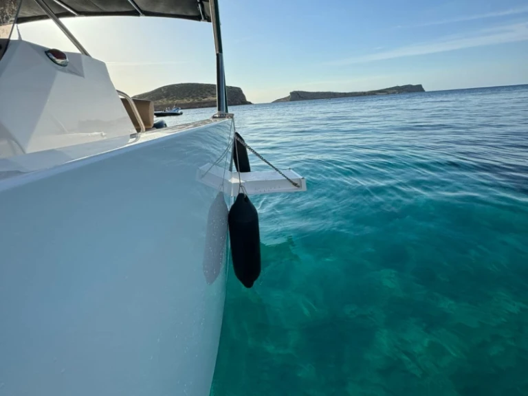 Motorboat to hire Sant Antoni de Portmany at the best price