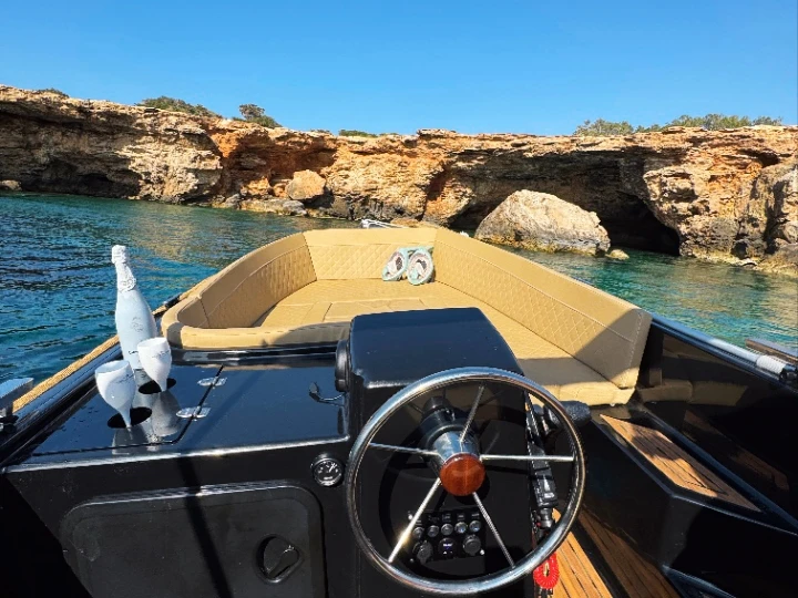 Hire a Silent Yachts 525 Sant Antoni de Portmany