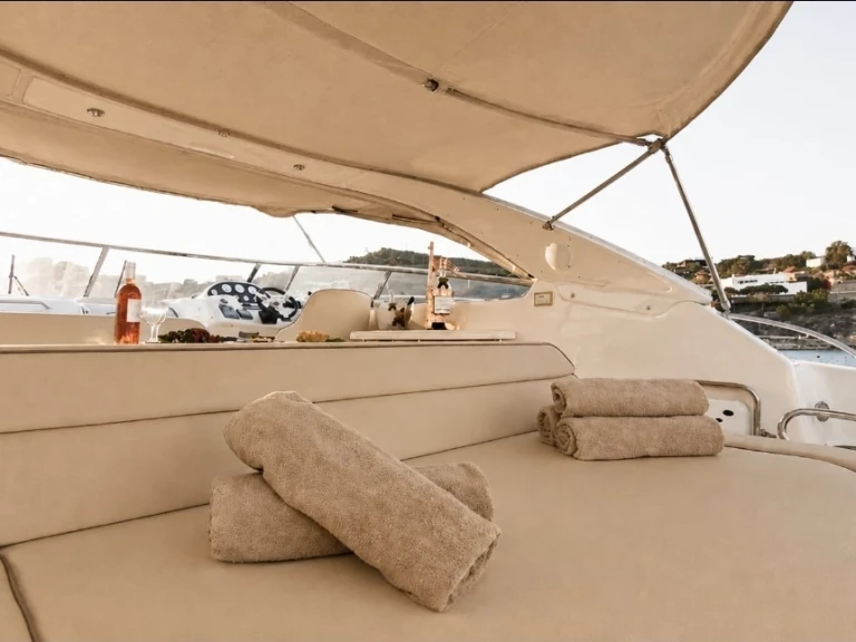 Motorboat hire in Taormina - Bavaria Bavaria 37 Sport