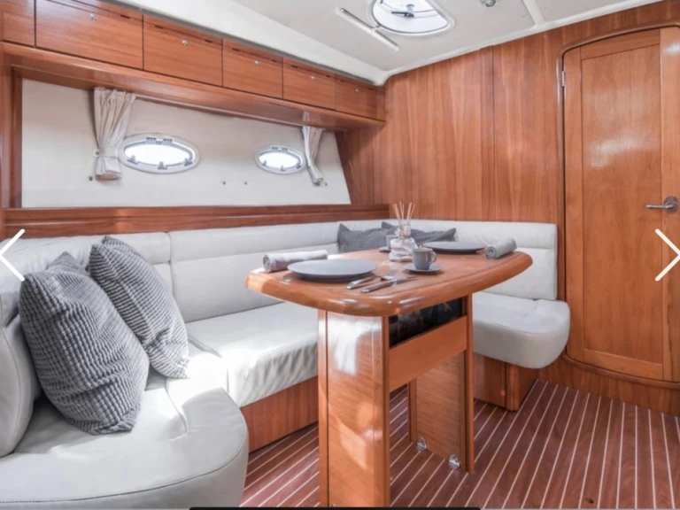 Charter a Bavaria Bavaria 37 Sport in Taormina on Samboat