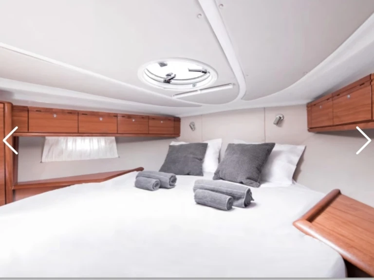 Hire Motorboat with or without skipper Bavaria Taormina