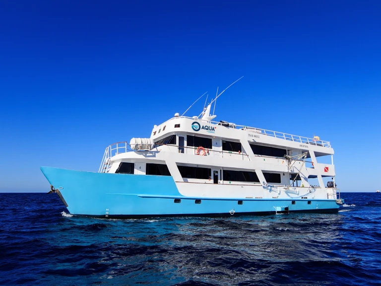 Charter a  Motoryacht - Aqua in Baltra Island on Samboat