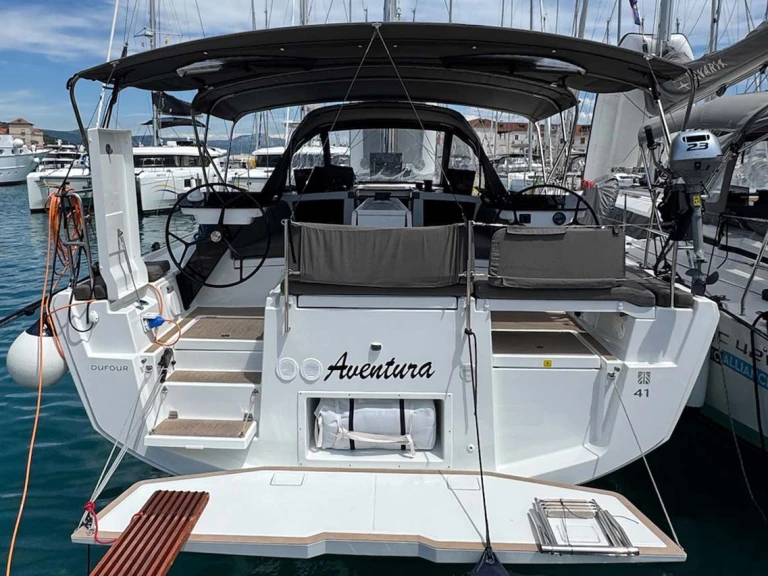 Sailboat hire in Trogir - Dufour Dufour 41