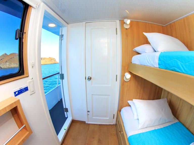 Hire Luxury Yacht with or without skipper  Puerto Baquerizo Moreno
