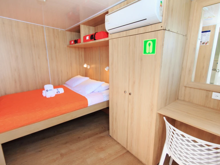 Hire a  Motoryacht - Aqua Baltra Island