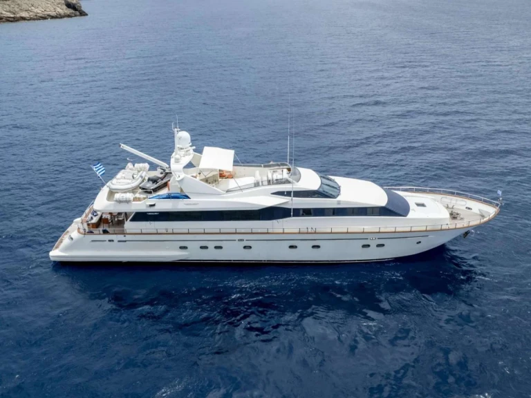 Luxury Yacht to hire Athens at the best price