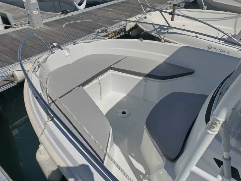 Motorboat to hire Saint-Quay-Portrieux at the best price