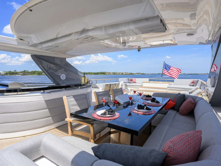 Hire Luxury Yacht with or without skipper Princess, UK State of Florida