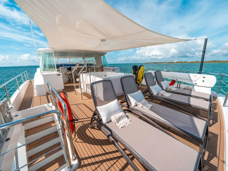 Yacht charter Palm Beach - Horizon MIDNIGHT MOON on SamBoat