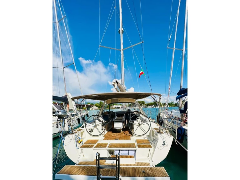 Yacht hire Livorno cheap Oceanis 41