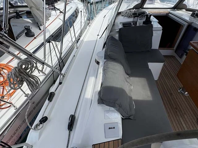 Sailboat hire in Trogir - Bavaria Bavaria C42