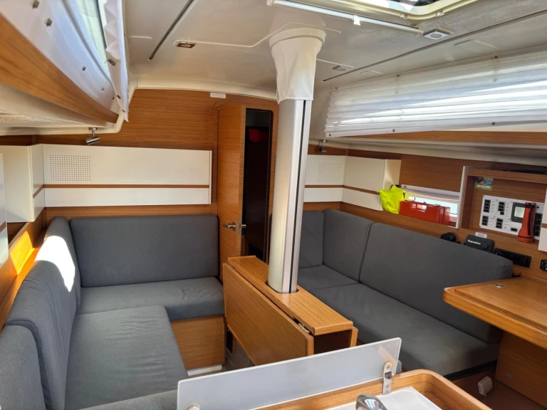 Hire Sailboat with or without skipper Elan Pula
