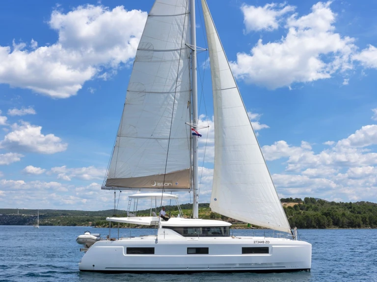 Hire a Lagoon Lagoon 46 Skradin