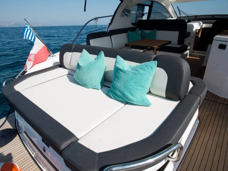 Luxury Yacht to hire Sývota at the best price