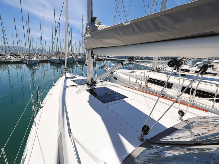 Yacht hire Komolac cheap Hanse 388