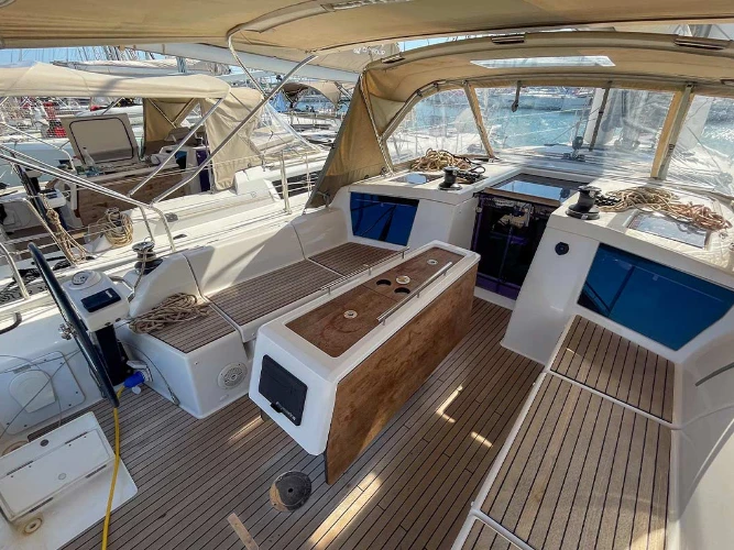 Hire Sailboat Dufour with a boat licence