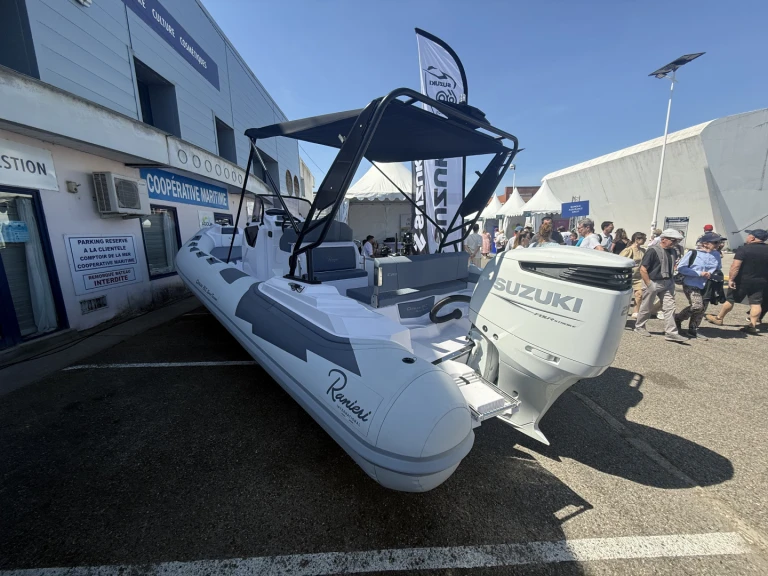 Hire a Ranieri Cayman 26 Sport Touring Arcachon