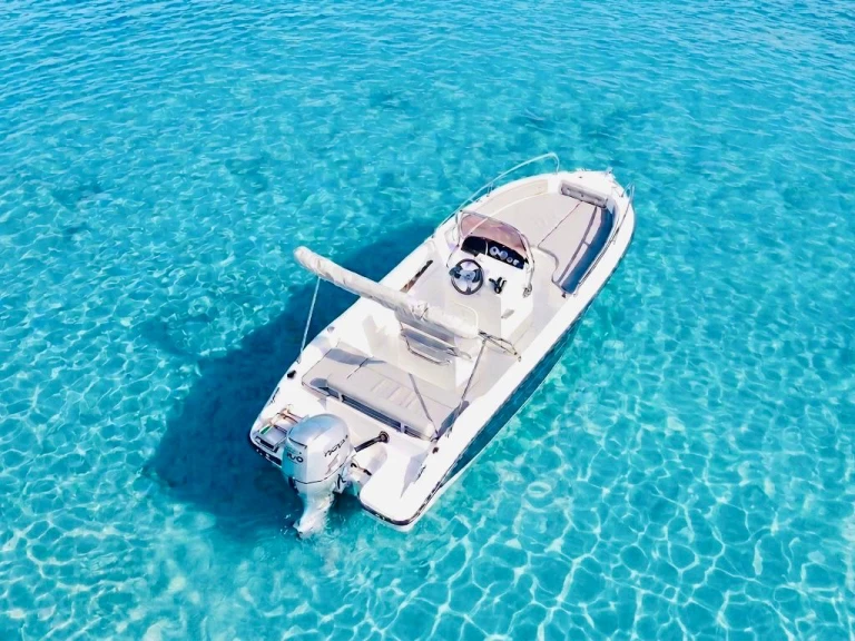 Motorboat to hire Cala d'Or at the best price