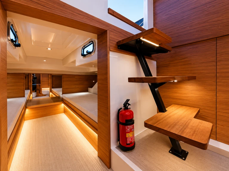 Charter a De Antonio D34 in Porto-Vecchio on Samboat