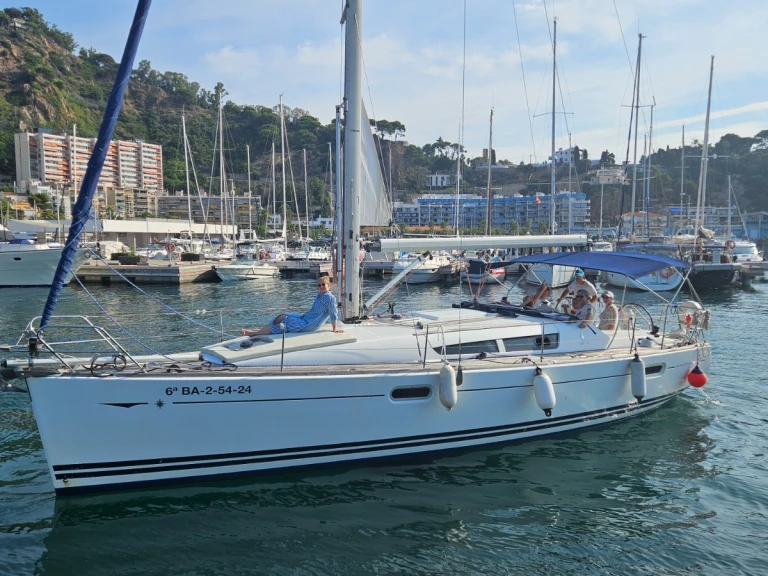 Sailboat to hire Spain at the best price
