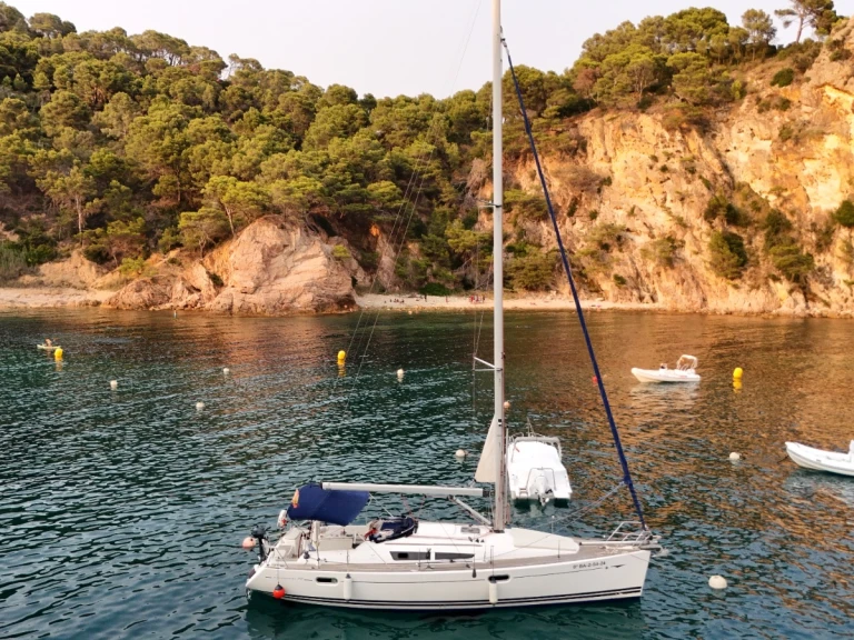Yacht charter Spain - Jeanneau Sun Odyssey 39i Performance on SamBoat