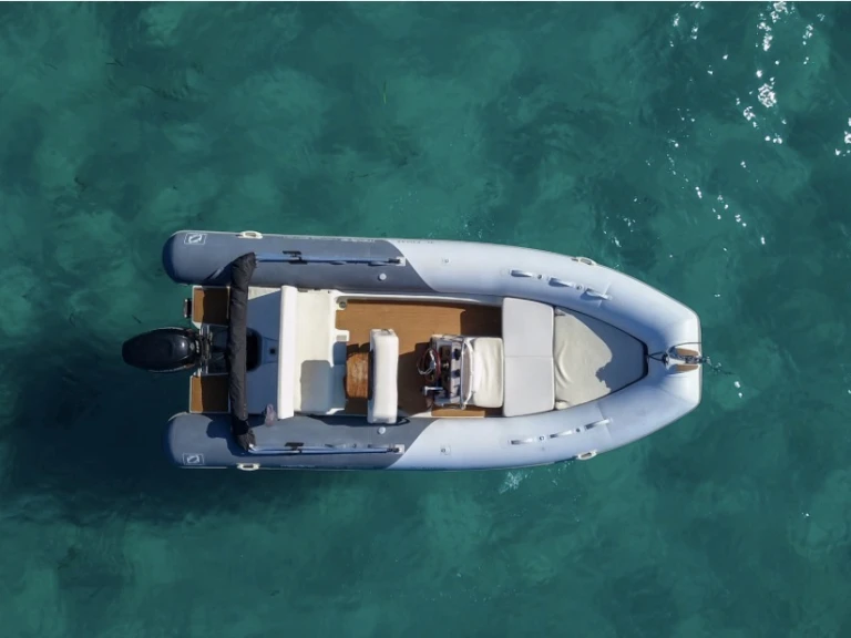 Yacht charter Hyères - Zodiac Medline 580 Limited Edition on SamBoat